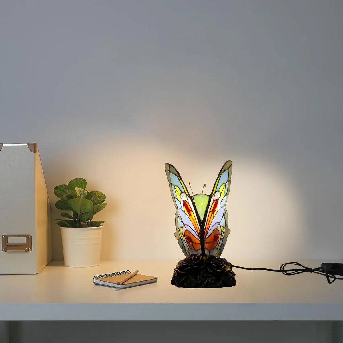 Beautiful Butterfly Lamp Style Stained Glass Table Lamp