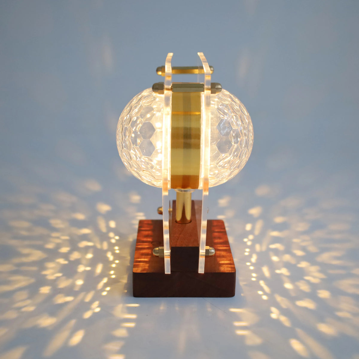 Wooden Base Globe Light Room Decorative Table Lamp
